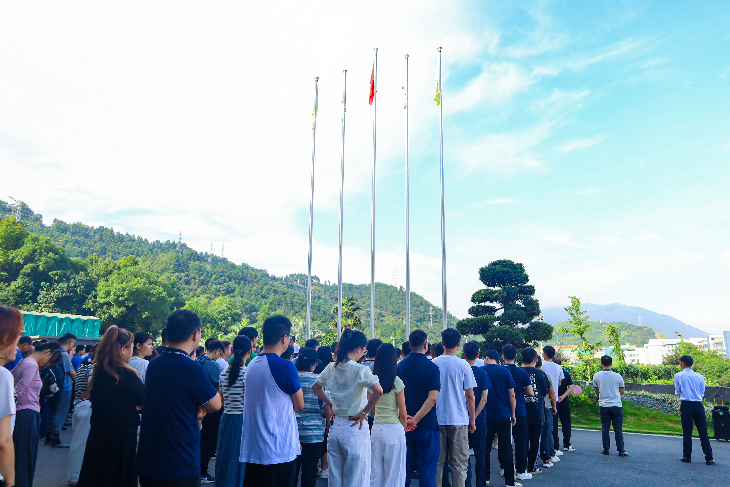 傳承紅色精神 譜寫時代華章 | 凱奇集團(tuán)隆重舉行升旗儀式